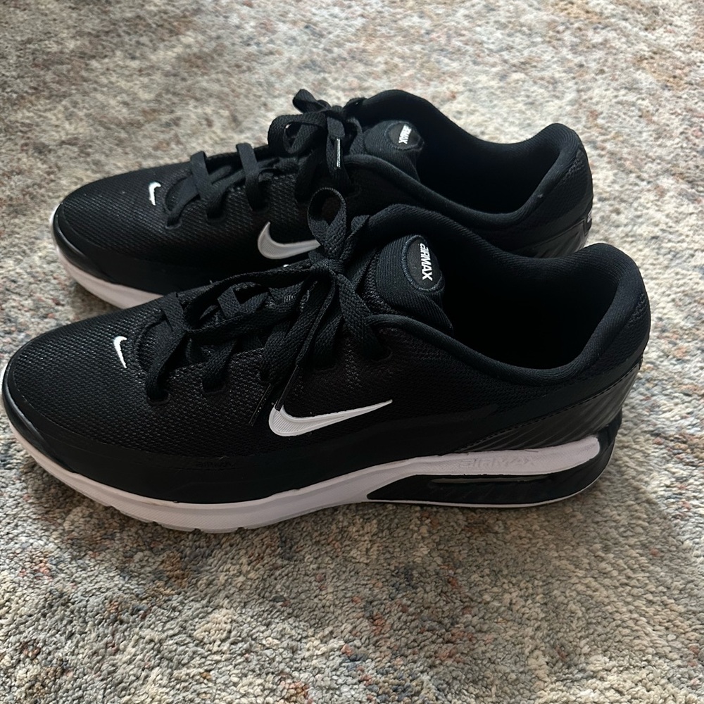 Nike Air Max Men's Black and White Sneakers - Picture 2 of 5
